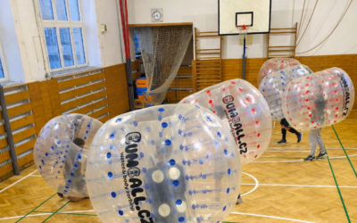 Zimní bumperball v Brně: originální rozlučka s kolegou